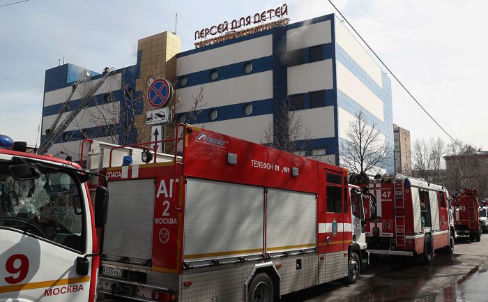 При пожаре в ТЦ «Персей для детей» в Москве погиб один человек