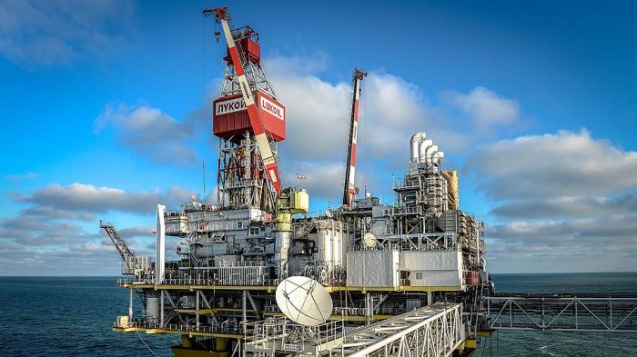 "Лукойл" собирается приобрести доли на казахстанском шельфе Каспийского моря