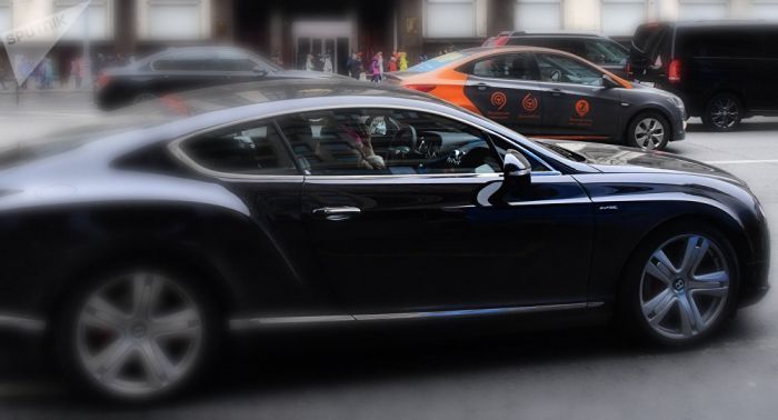 Грузинским чиновникам запретили ездить на черных машинах