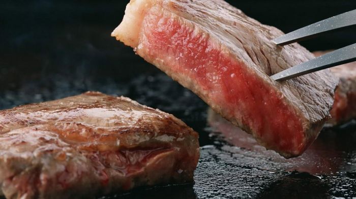 Меньше потреблять соль и красное мясо призвал казахстанцев эксперт