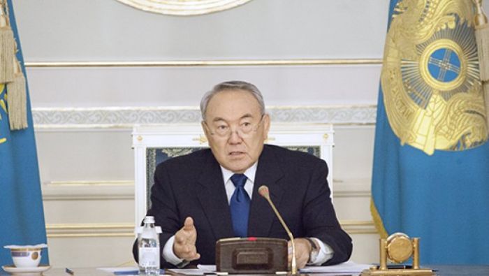 Назарбаев рассказал, почему "у казахов не получится" строить демократию, как на Западе