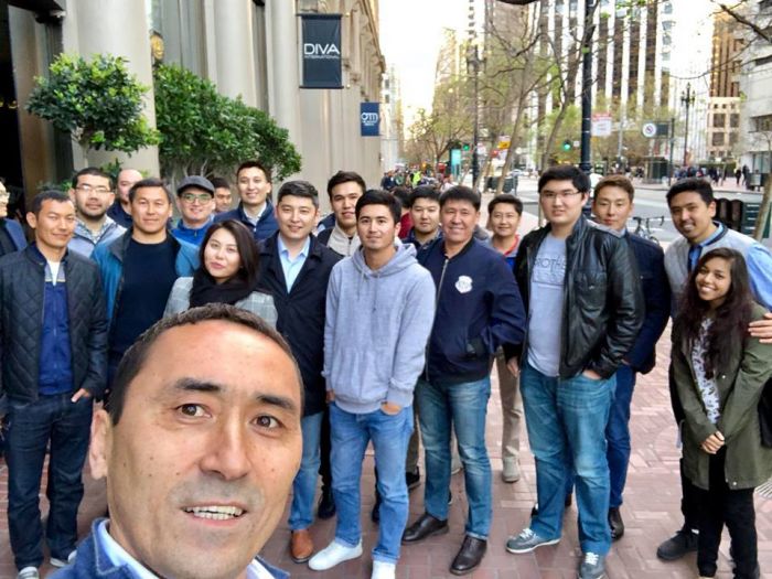 Миллионер восхитился парнем из ЮКО, который работает таксистом в Сан-Франциско 