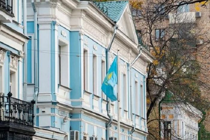 Вопрос выпавшей из окна казахстанской студентки находится на контроле посольства РК в РФ 