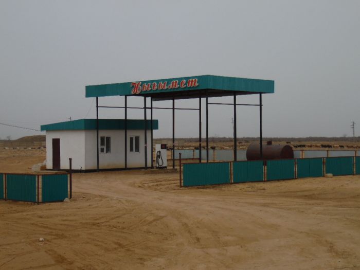 АЗС во дворе 