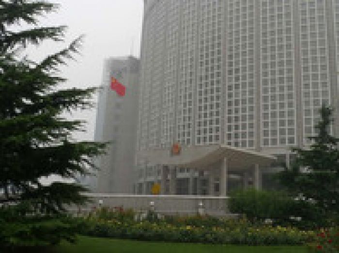 МИД Китая отчитал коалицию во главе с США за "безответственный" удар по Сирии  