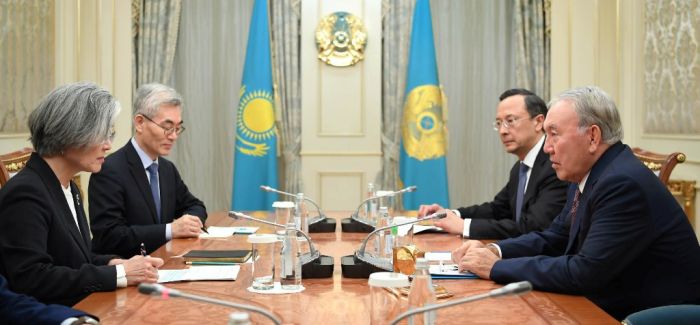 Назарбаев встретился с министром иностранных дел Южной Кореи 