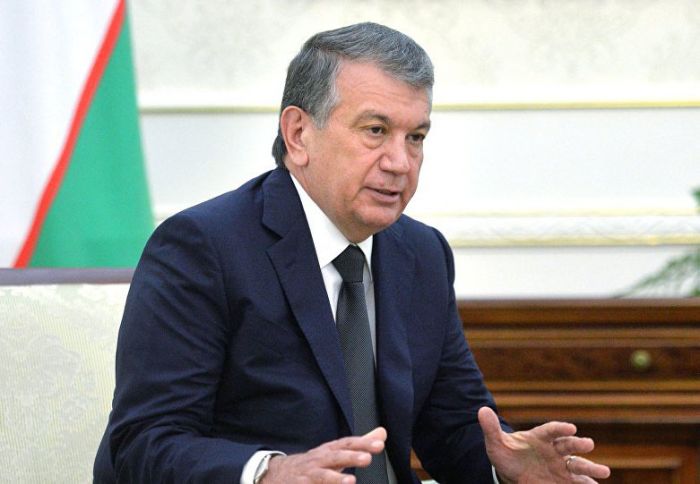 Шавкат Мирзиёев назвал принуждение учителей к уборке улиц «государственной изменой»