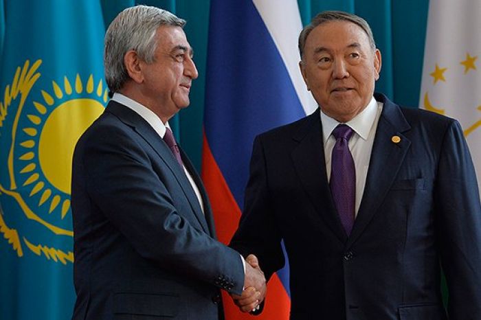 Назарбаев поздравил Саргсяна с назначением на пост премьер-министра 