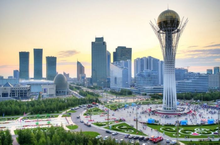 Назарбаев поручил отметить 20-летие Астаны "без расходов" 