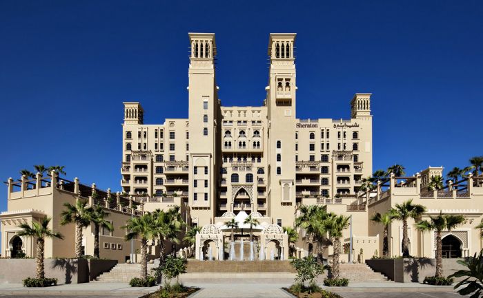 Около 40 российских туристов заболели в пятизвездочном отеле в ОАЭ 