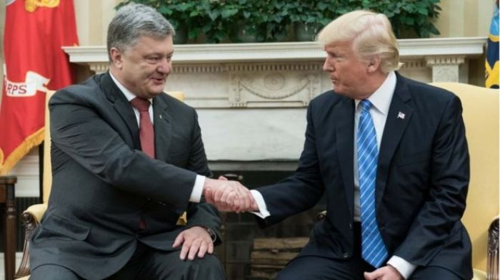 Источники: Украина заплатила юристу Трампа за организацию встречи с Порошенко 