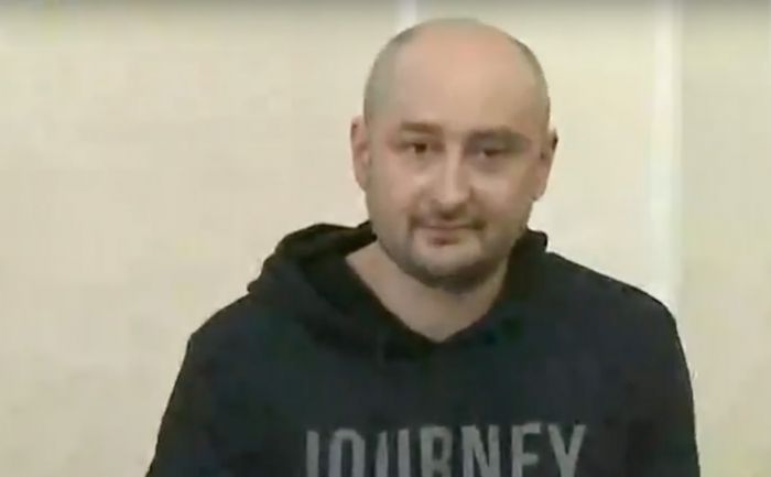 Бабченко извинился перед женой за инсценировку своего убийства 