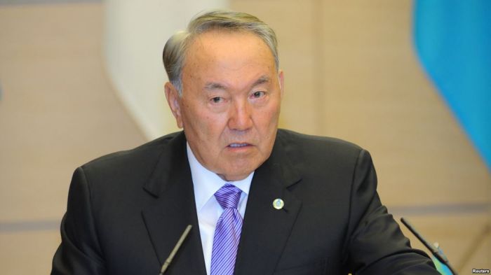 Парламент принял закон об еще одном пожизненном статусе Назарбаева 