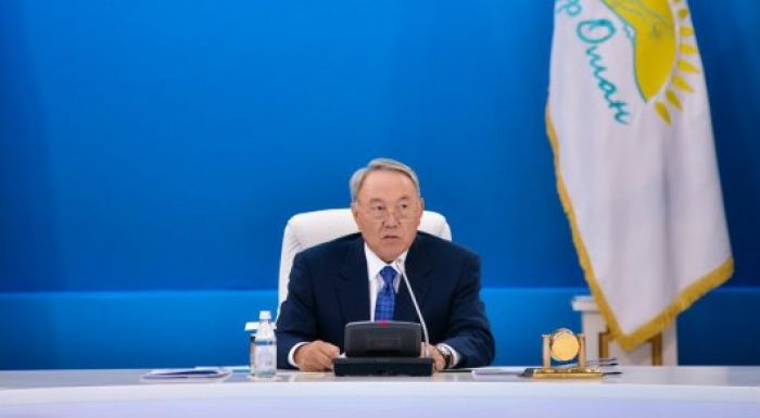 Назарбаев собрал политсовет "Нур Отана" 