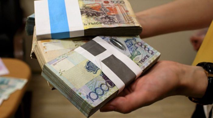 За взятку в полмиллиона тенге пойман замакима Жезказгана 