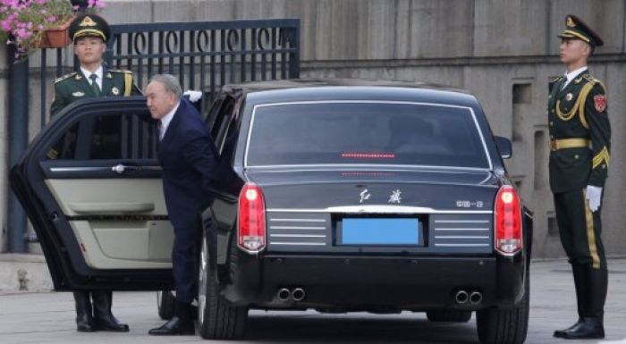 На чем передвигался Назарбаев в Пекине 
