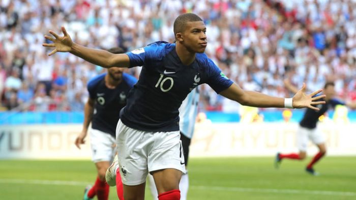 Роналду и Месси едут домой 