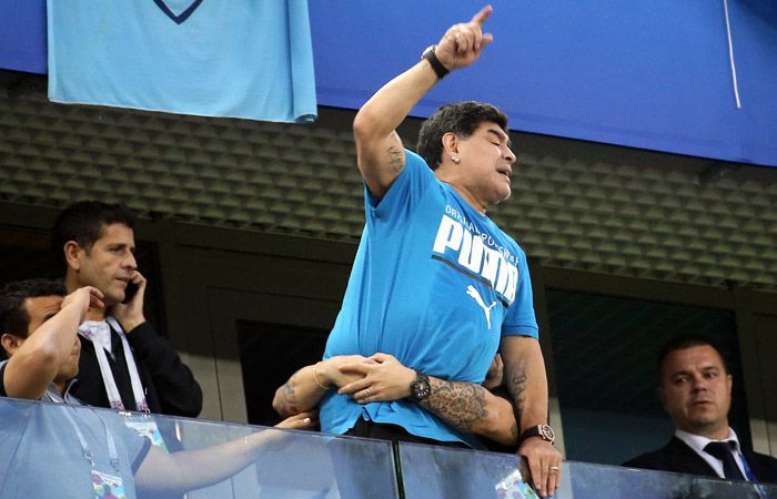 ФИФА прекратила сотрудничество с Марадоной из-за его поведения на играх ЧМ-2018  