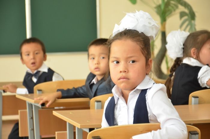 В Восточном Казахстане окончательно ликвидируют трехсменку в школах 