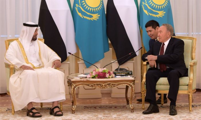 Президент встретился с наследным принцем Абу-Даби