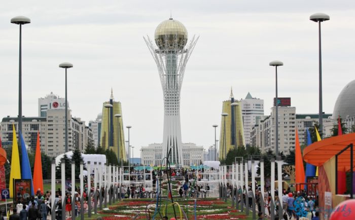 Назарбаев поблагодарил казахстанцев за Астану 