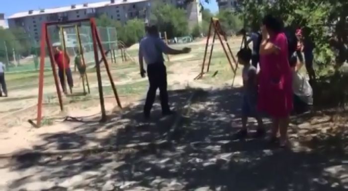 "Угрожал поджечь ребенка": подробности захвата сына в заложники рассказали в ДВД 