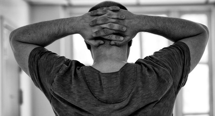 Многодетного пожарного выгоняют из полученной от Назарбаева квартиры 