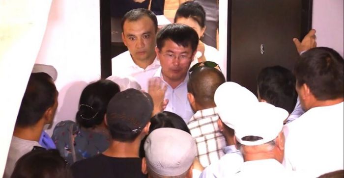 42 офицера обвиняются в регистрации контрабандных автомобилей, коррупции и незаконной выдаче техпаспортов 