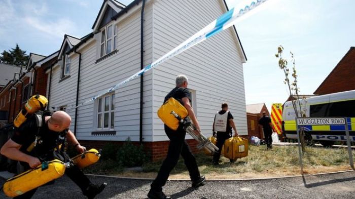 В доме отравившегося в Эймсбери британца нашли бутылку со следами "Новичка"  