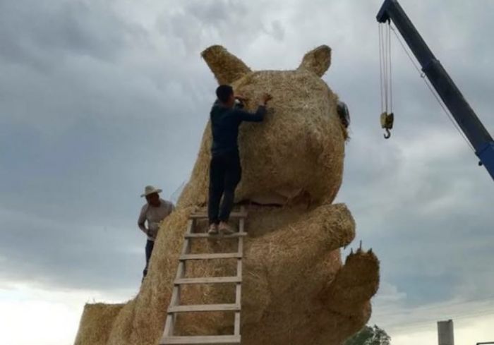 Еще одну огромную белку построили в Казахстане