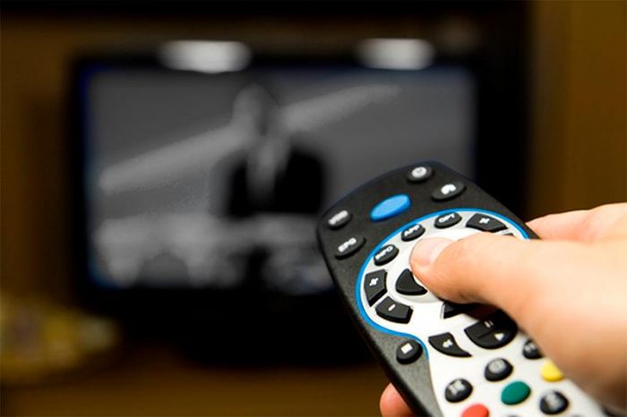 Развлекательные телеканалы будут вещать в черно-белом режиме из-за гибели Дениса Тена 