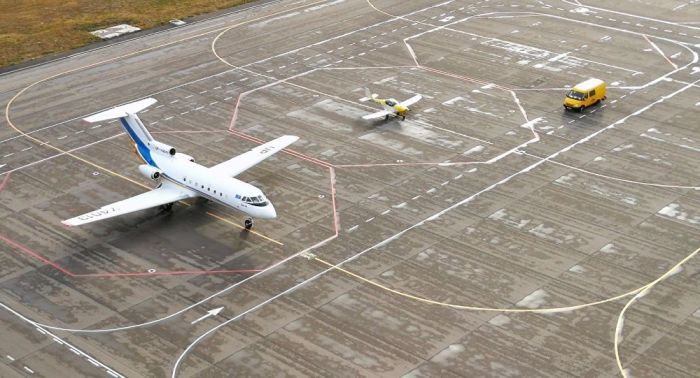 Самолет выкатился за полосу в Астане: причиной могла стать ошибка персонала 