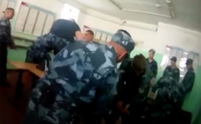 СК задержал шестерых сотрудников ФСИН после видеозаписи с пытками 