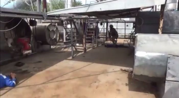 Появилось видео рейда спецназа на нелегальный НПЗ в Актобе 