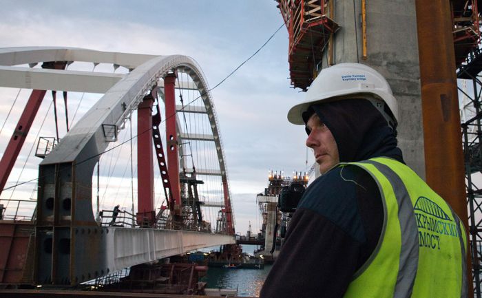 ЕС ввел санкции против шести компаний за строительство Крымского моста 