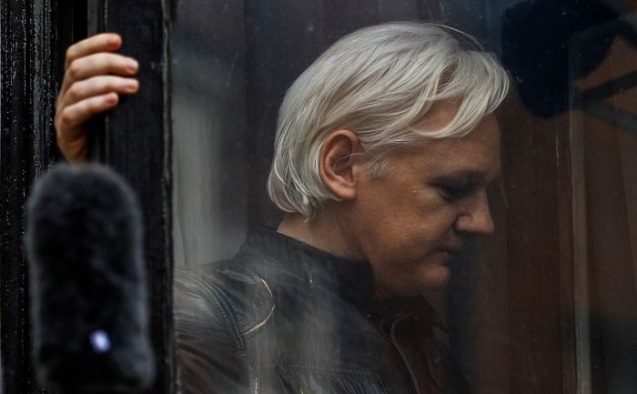 Bloomberg узнал о намерении Ассанжа покинуть посольство Эквадора 
