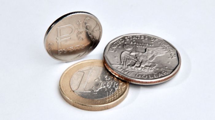 Рубль на бирже опустился до минимумов 2018 года 