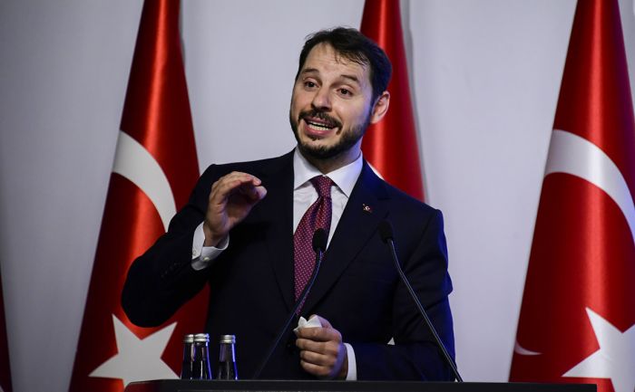 Зять Эрдогана пообещал остановить обвал турецкой лиры 