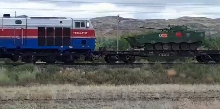 Китайские военные отправились на учения в Россию через территорию Казахстана 