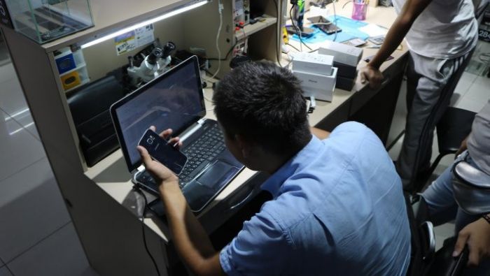 Краденых мобильных телефонов не выявлено - итоги полицейского рейда в Алматы 