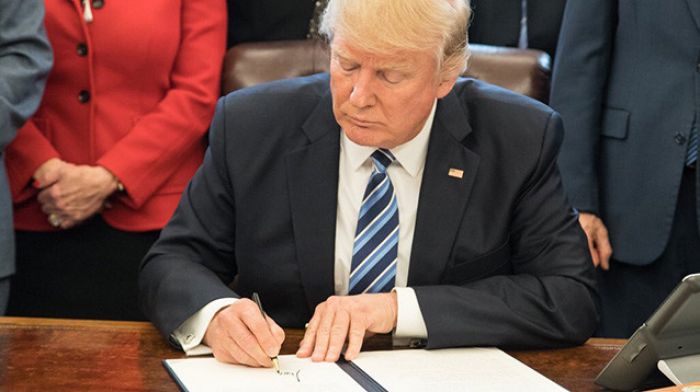 Трамп подписал приказ, упрощающий процедуру применения кибероружия  