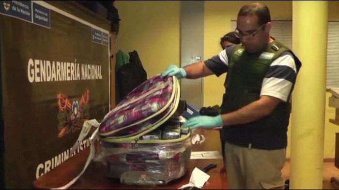 В Аргентине сожгли кокаин, найденный в школе при российском посольстве 