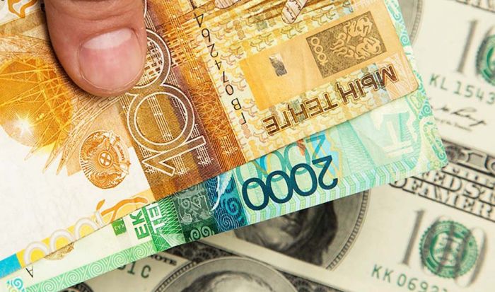Казахстанский тенге снова начал дешеветь