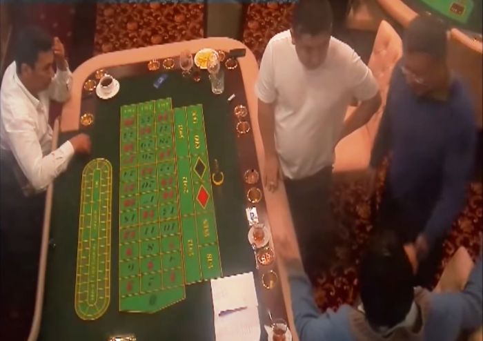 Как начальник ДВД друга из казино вытаскивал