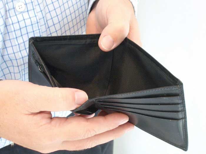 Казахстанцы задолжали свыше 15 миллионов долларов по кредитам