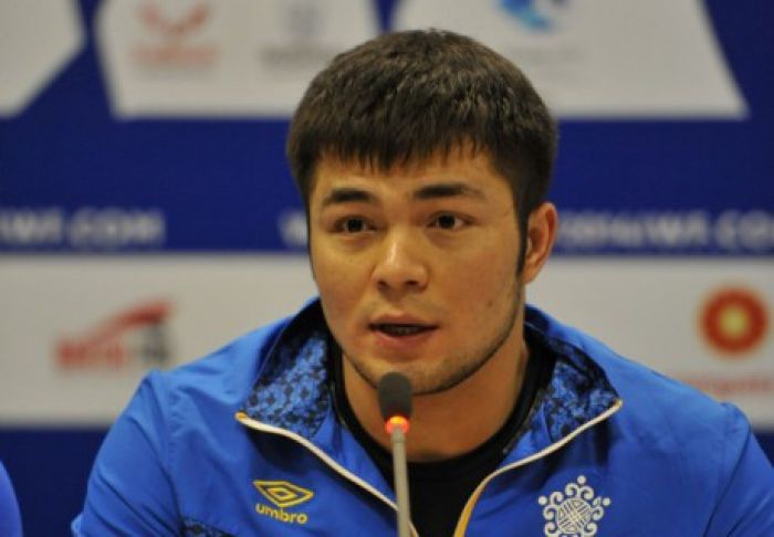 Дисквалифицирован скандально известный казахстанский тяжелоатлет 