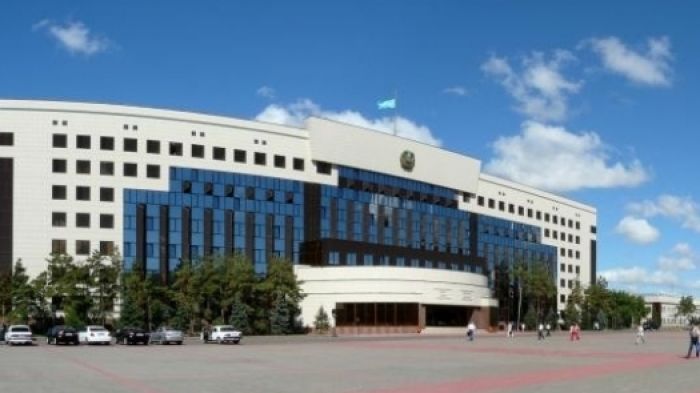 Парковка перед столичным акиматом станет доступной для обычных граждан 