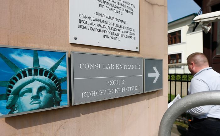 Генконсул России обвинил США в «фактическом» прекращении выдачи виз