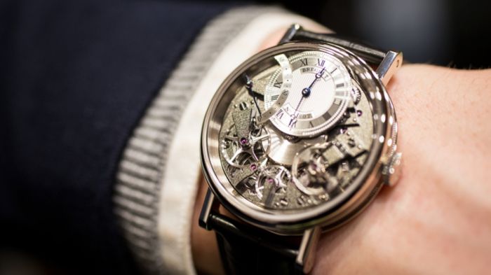 9 пар швейцарских часов обнаружили у госслужащих в Павлодаре 