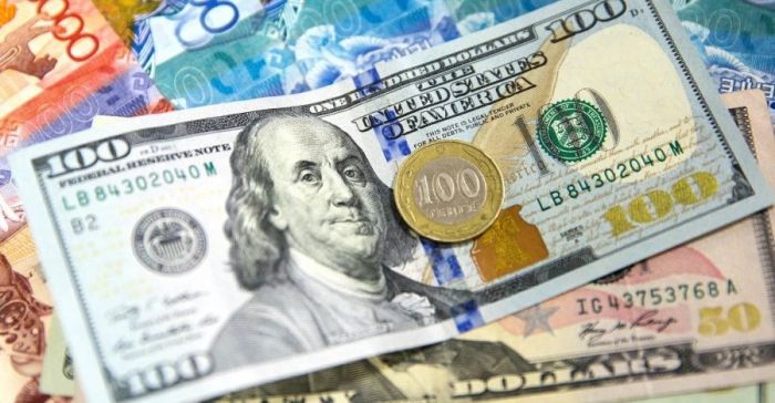 Тенге упал до 367,52 за доллар 